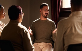 말을 줄이고, 사람을 얻는 법